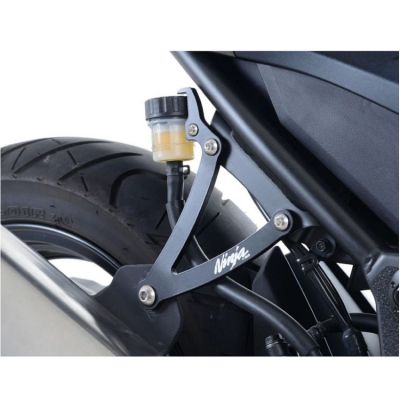 Držák výfuku + levá záslepka otvorů pro zadní stupačku (sada) černý, Kawasaki Ninja 300 / Z250